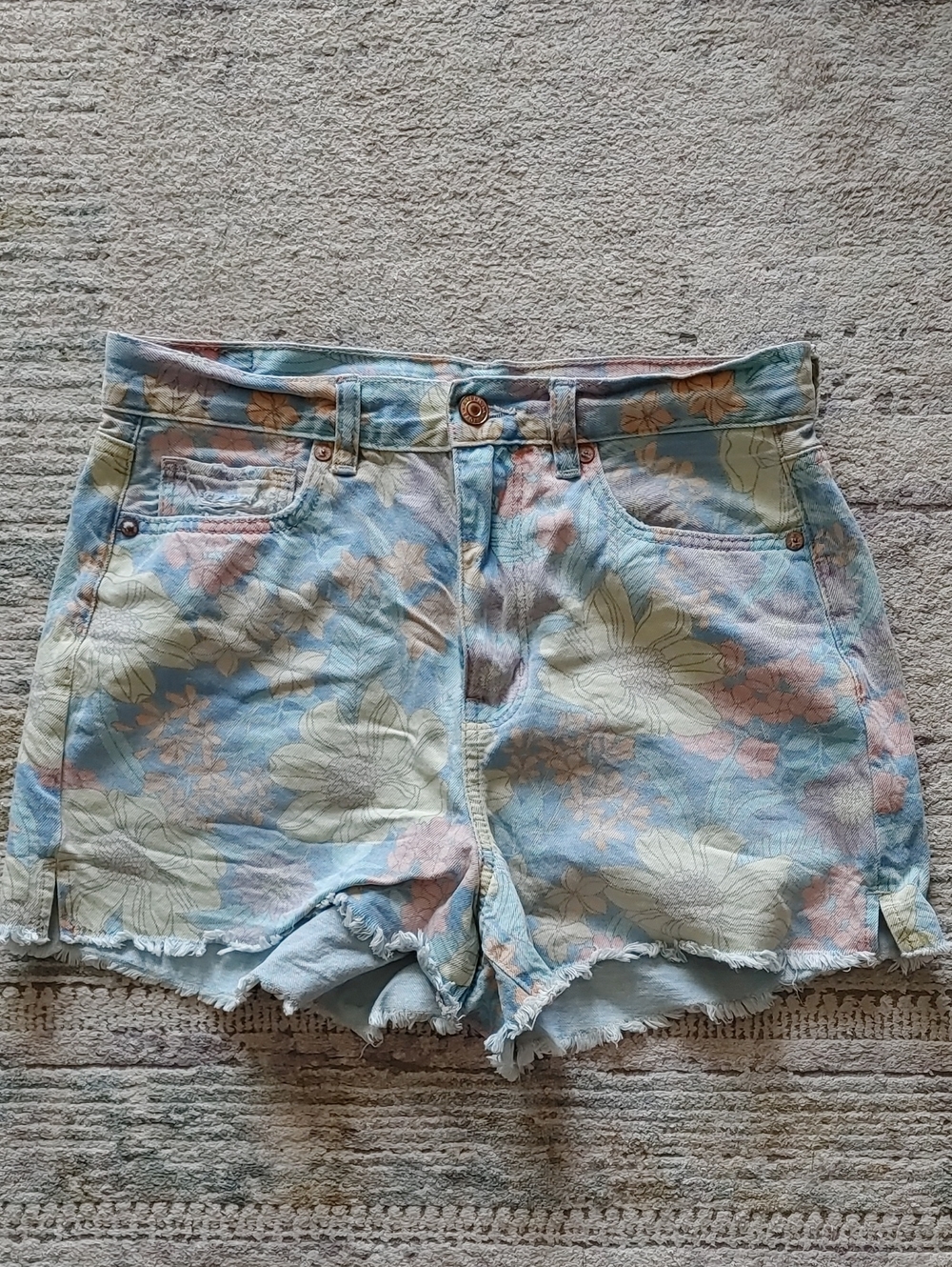 NWoT. AEO Cotton Pastel Floral Denim Shorts